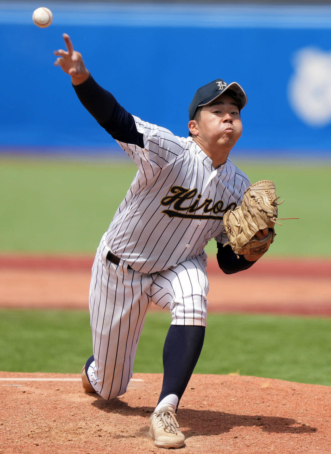 修徳対広尾　力投する広尾先発の古荘（撮影・小島史椰）
