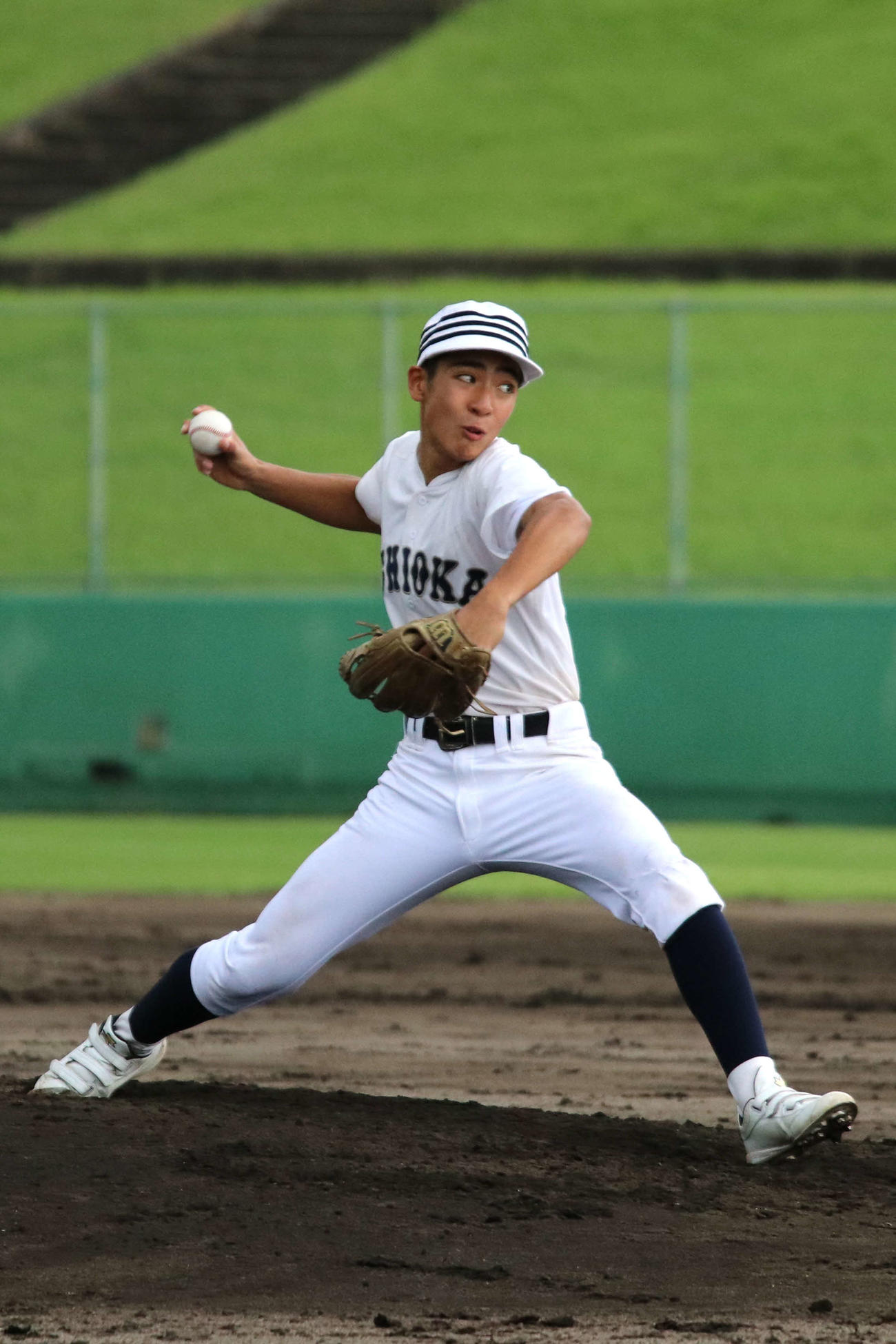 市岡対牧野　先発し力投する市岡・郷（さと）（撮影・一樹）
