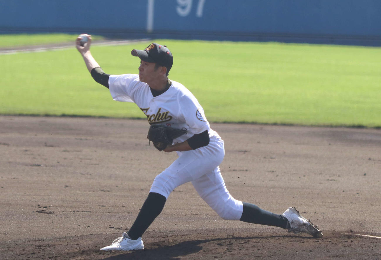 府中東先発の斎藤（撮影・泉光太郎）