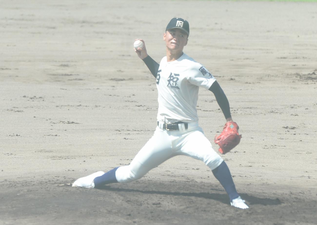 西日本短大付対福岡大若葉　先発した西日本短大付・中野（撮影・佐藤究）