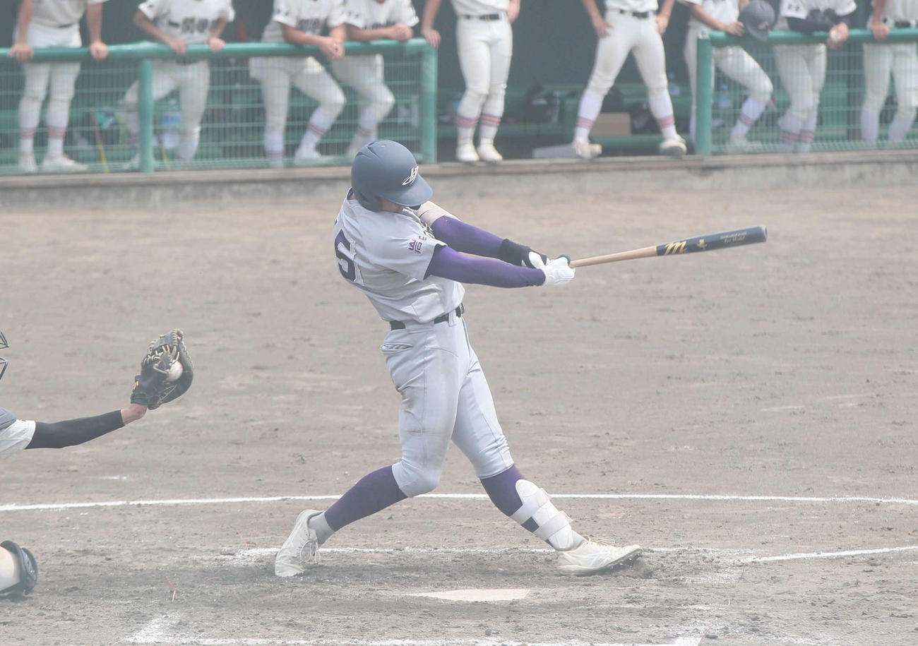 一関学院対花巻東　4打数4安打3打点の花巻東・古城大翔内野手（撮影・高橋香奈）