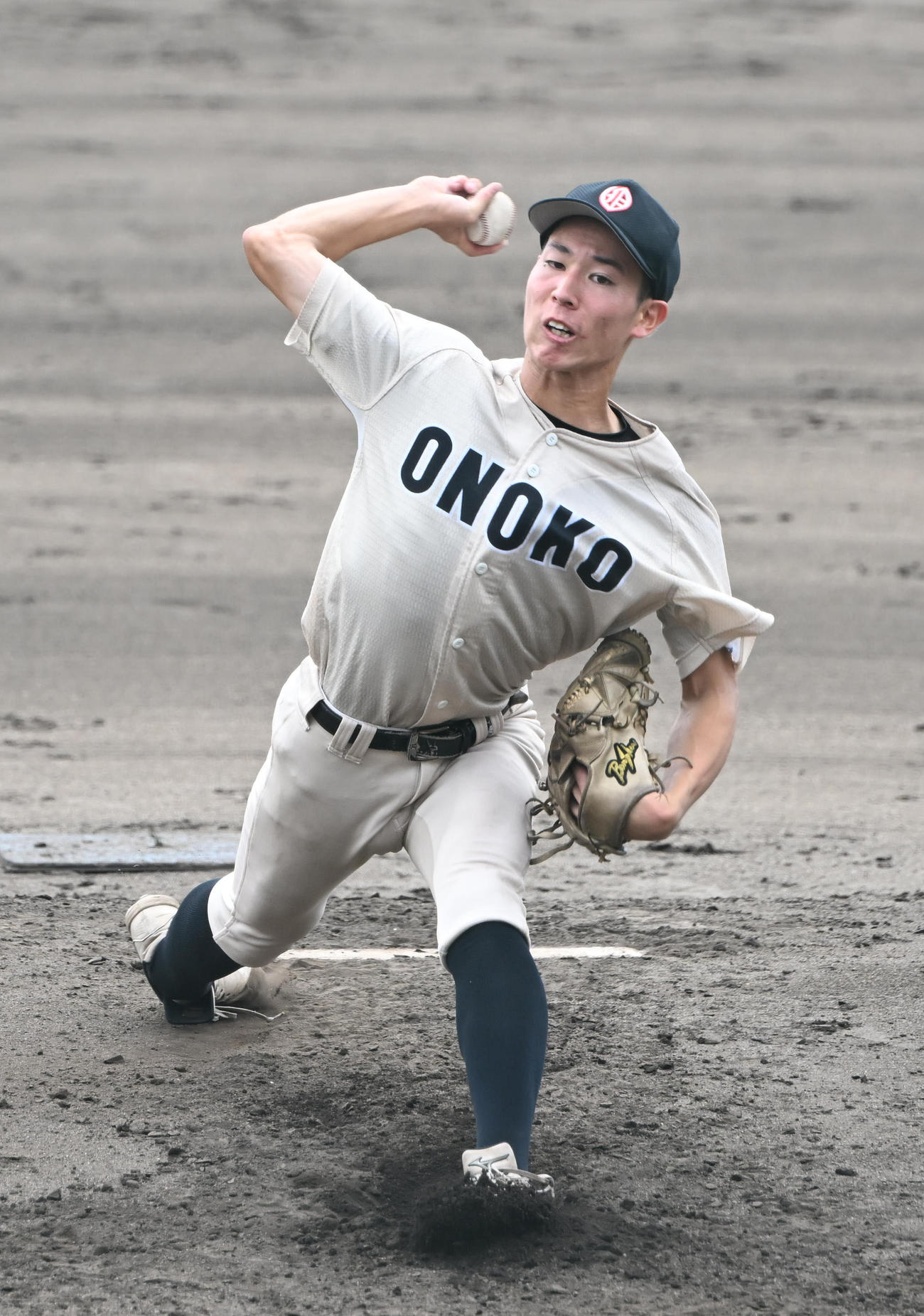 小野対網干　2失点で完投する小野・本山翔（撮影・和賀正仁）