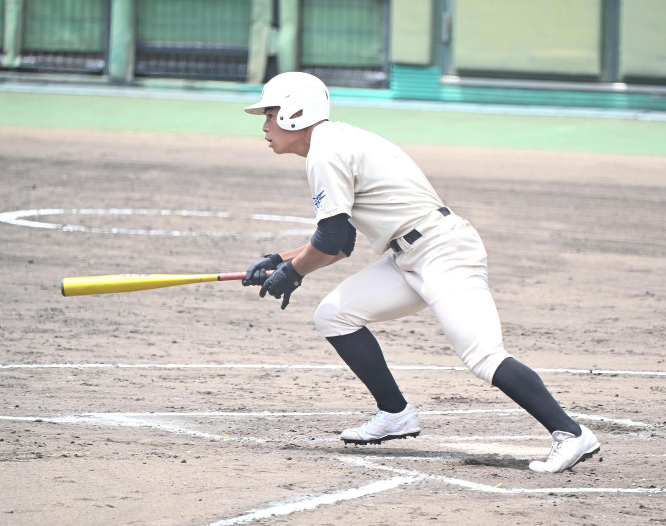 小野対網干　8回表小野1死満塁、中前適時打を放つ藤田佑（撮影・和賀正仁）