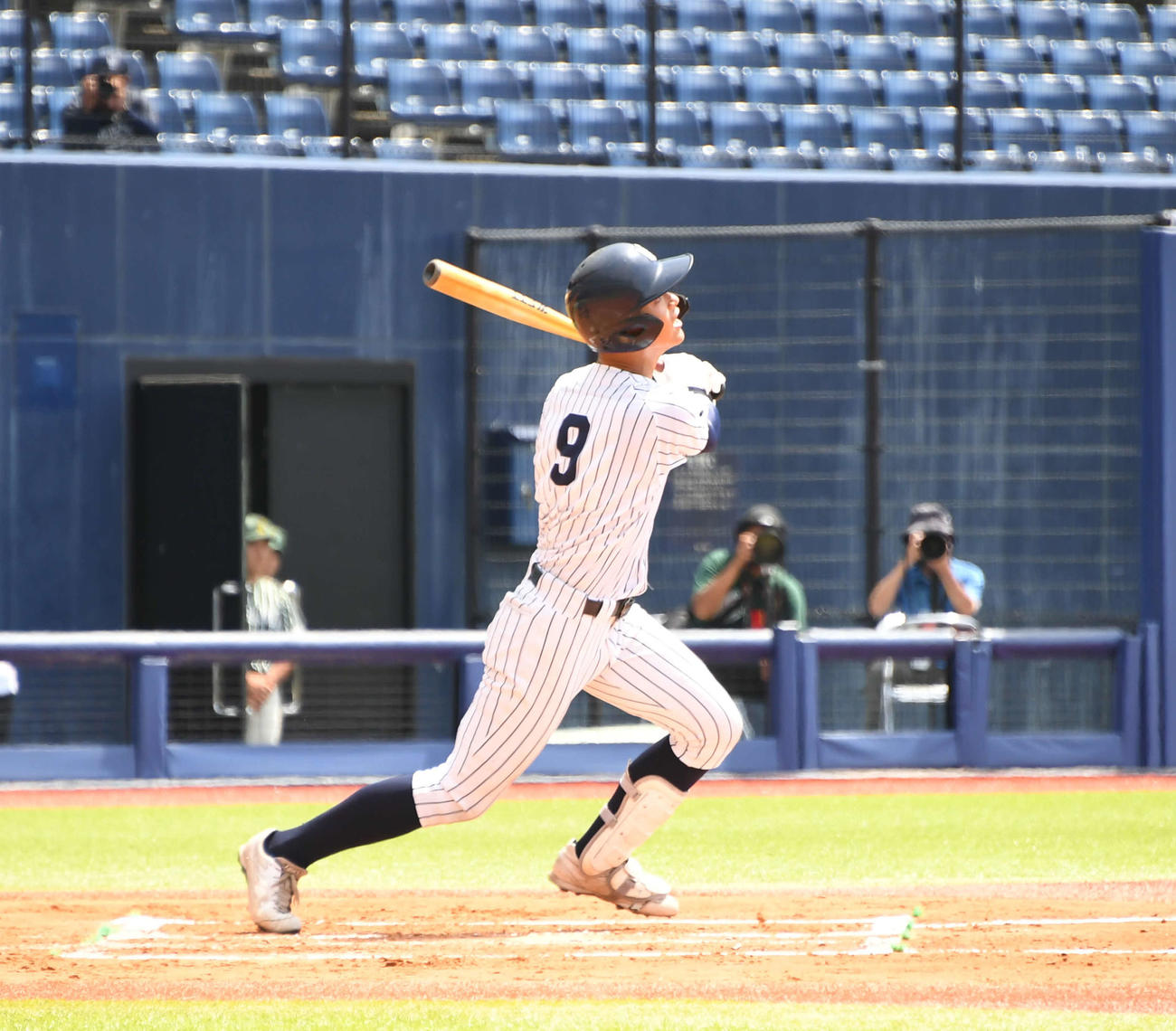 新発田戦の1回、右中間に先制となる2点適時三塁打を放つ北越・嶋