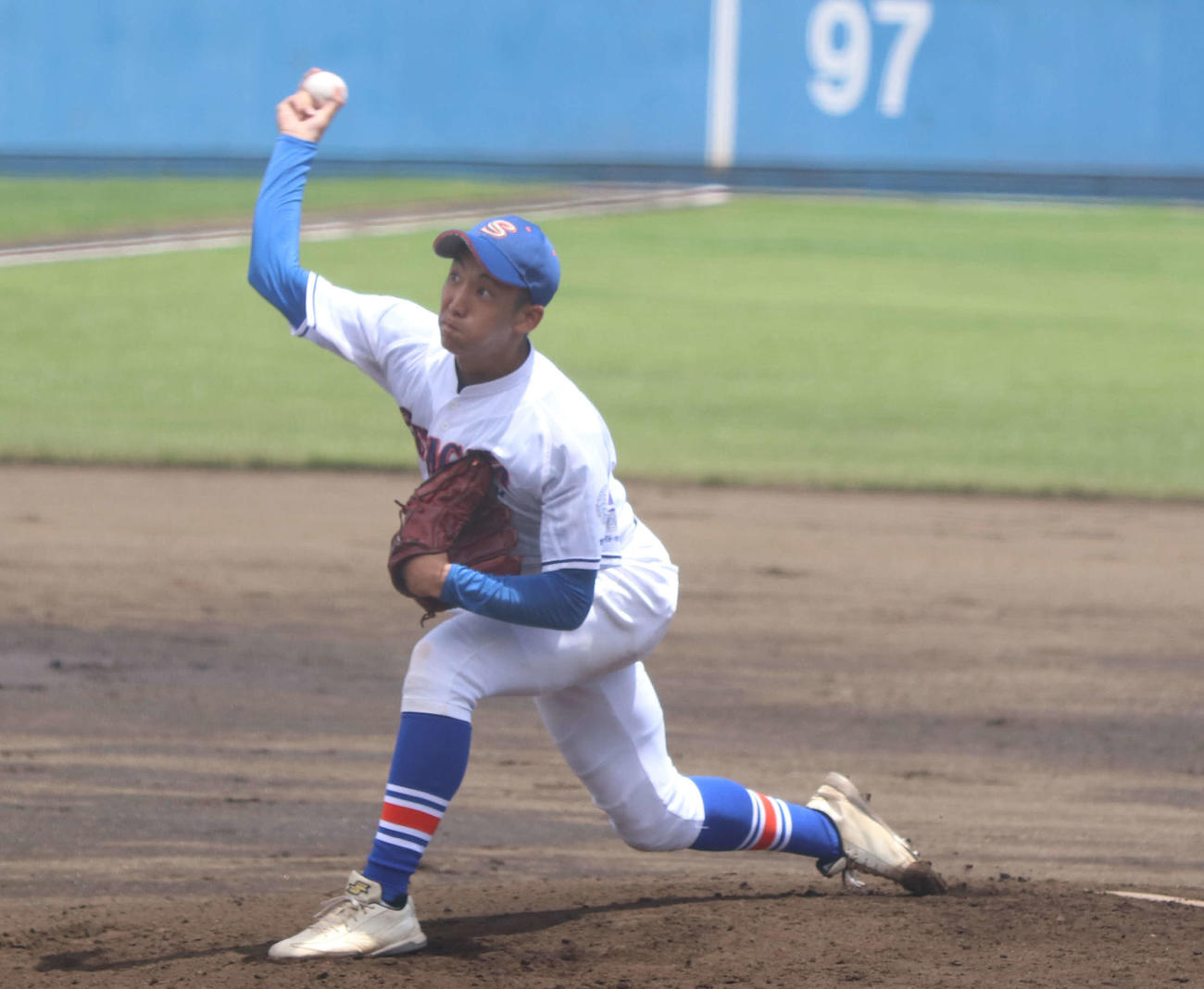 法政対世田谷学園　世田谷学園の先発成瀬（撮影・泉光太郎）