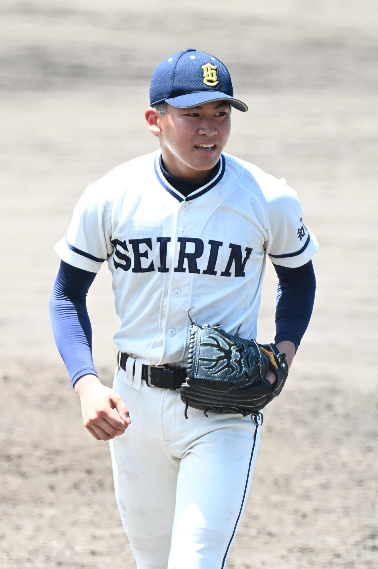 耐久対星林　1失点で完投勝利を飾った星林・則藤（撮影・和賀正仁）