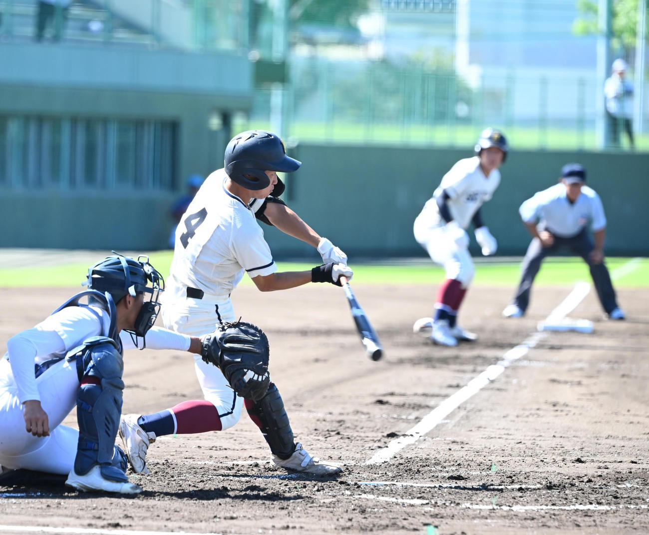 耐久対星林　1回裏星林1死満塁、右前適時打を放つ皆川（撮影・和賀正仁）