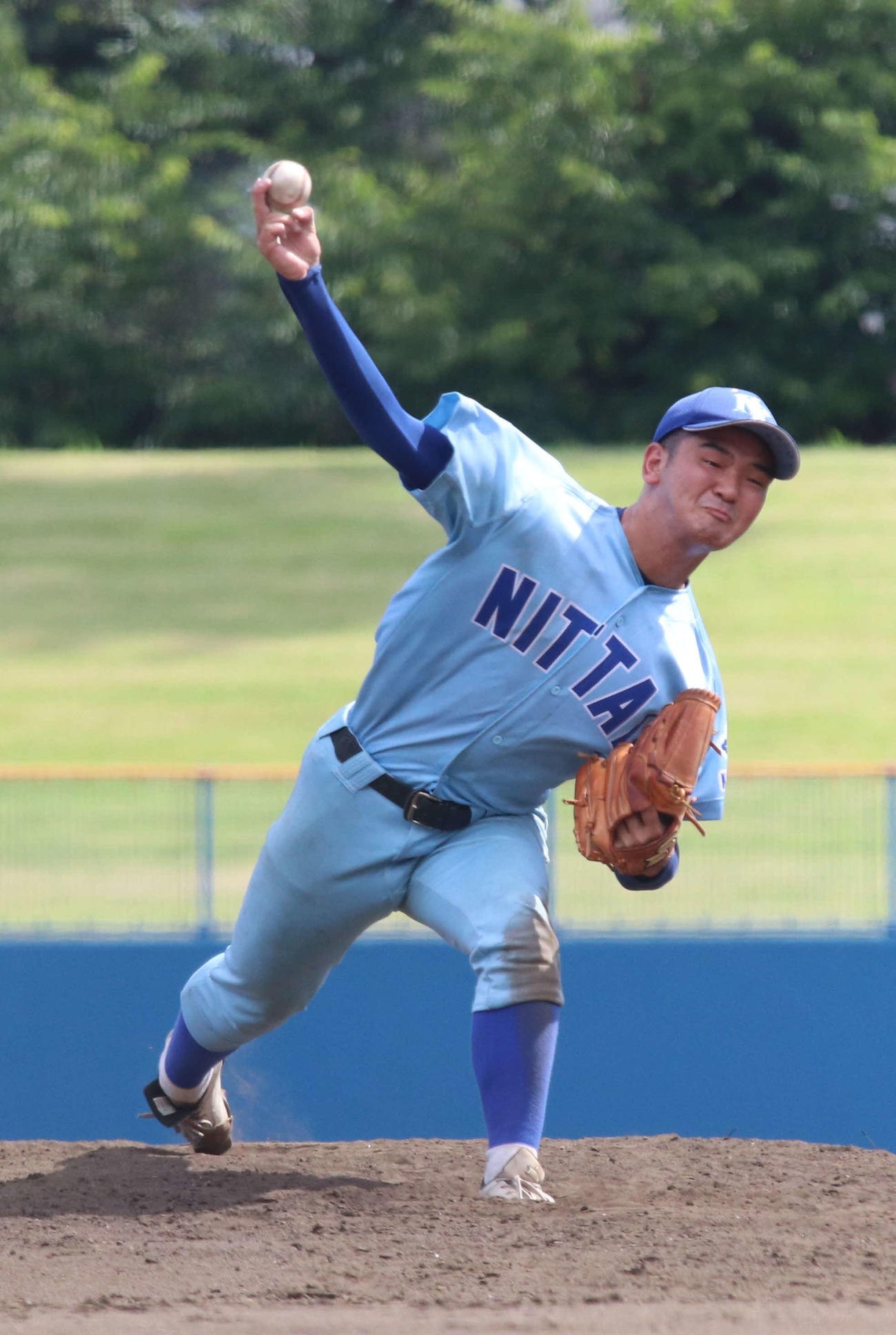 日体大柏対翔凜　2番手で登板し力投する日体大柏・角田（撮影・北村健龍）