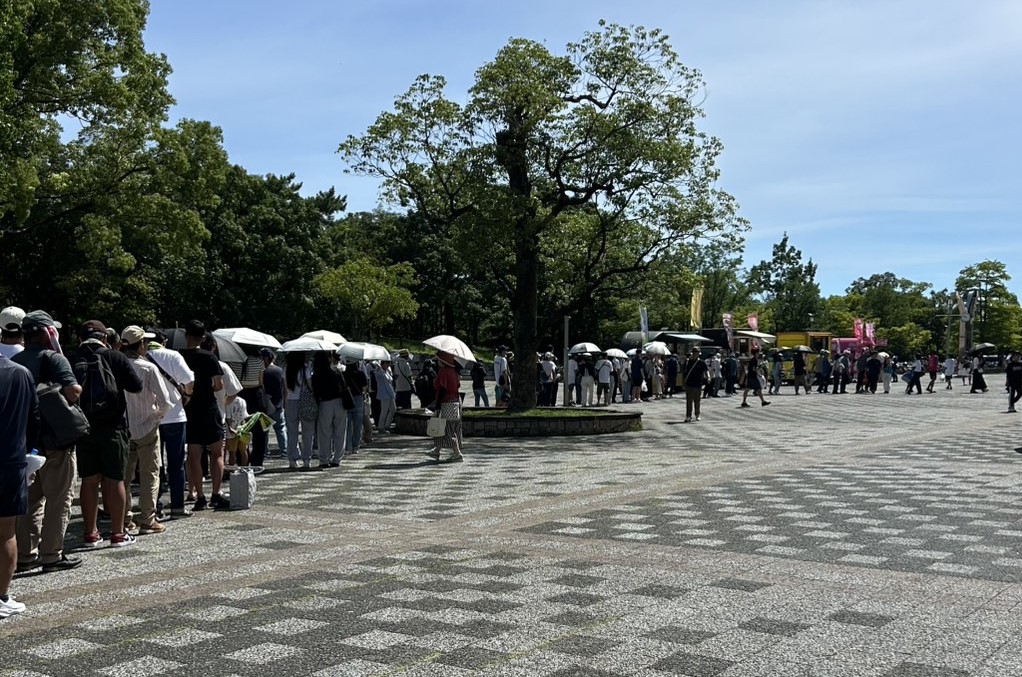 佐賀北農対北陵　佐賀大会決勝の当日券を求め、長蛇の列ができる（撮影・佐藤究）