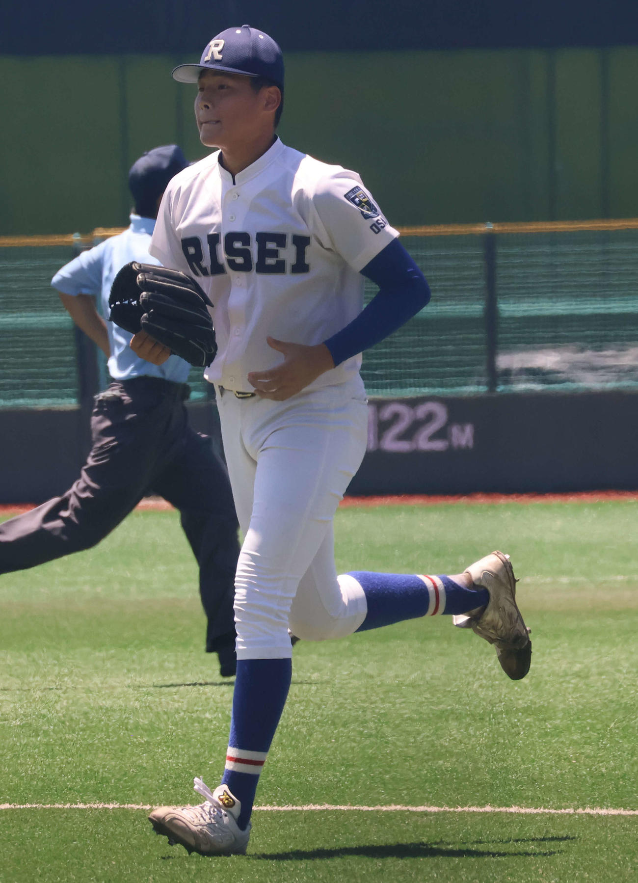 高校野球大阪大会4回戦履正社対香里丘　7回にマウンドに上がった履正社・江藤（撮影・佐藤奨真）