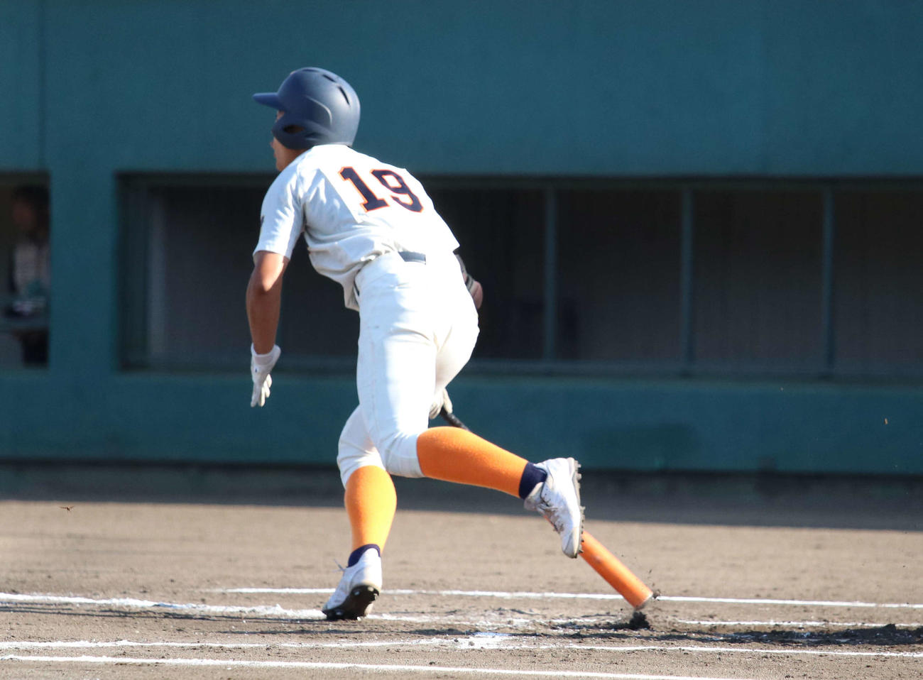 大宮北対聖望学園　1回表大宮北2死一塁、2点本塁打を放つ柴田（撮影・山本佳央）