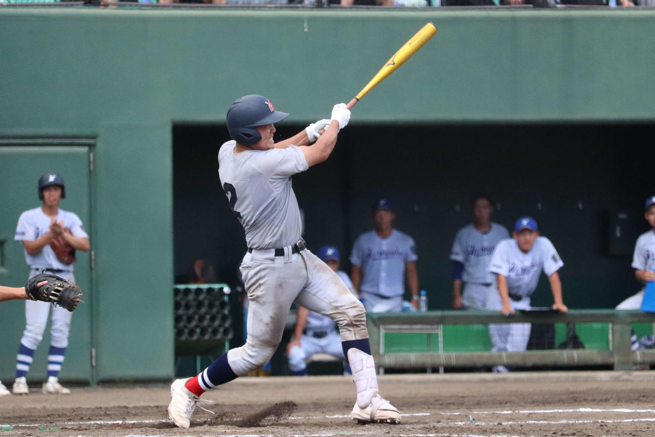 5回、2死三塁からショートへの適時打を放った駒橋（撮影・保坂淑子）