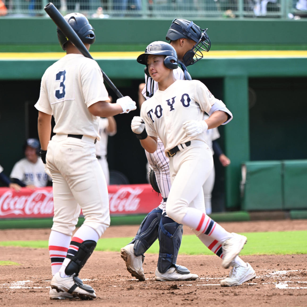 明石商対東洋大姫路　1回裏東洋大姫路2死、左越え先制本塁打を放った高畑（撮影・和賀正仁）