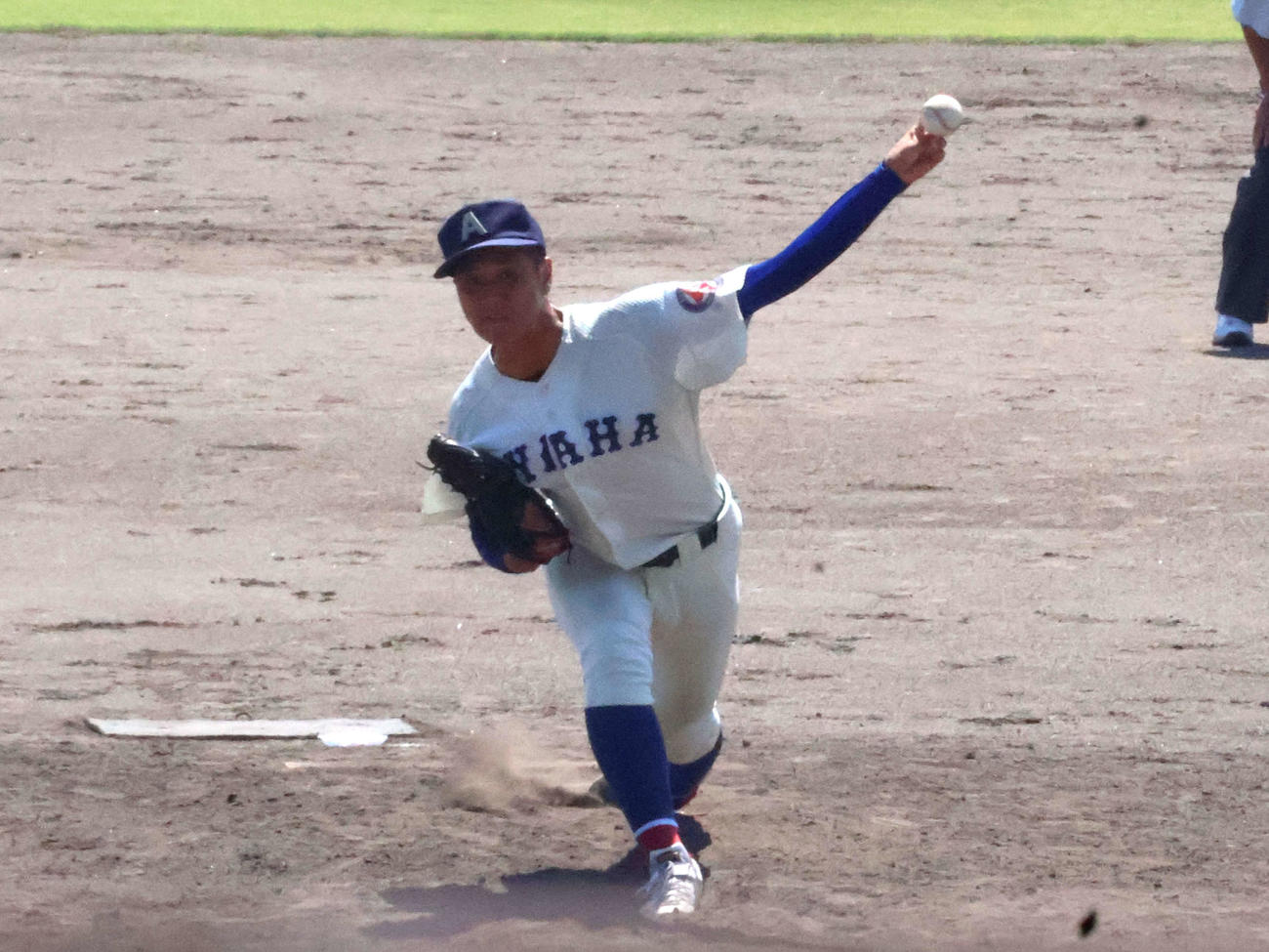 伊香対綾羽　4回から救援で綾羽・藤田陸空がマウンドに上がる（撮影・溝淵千夏）