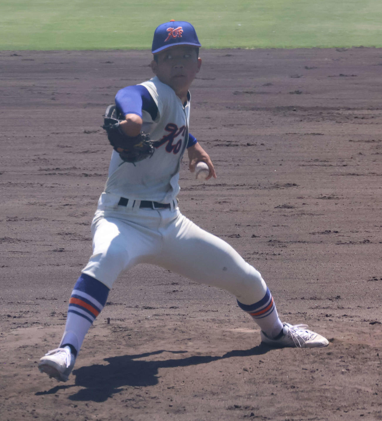 高校野球兵庫大会5回戦　神戸国際大付対滝川二　神戸国際大付先発の秋田（撮影・佐藤奨真）