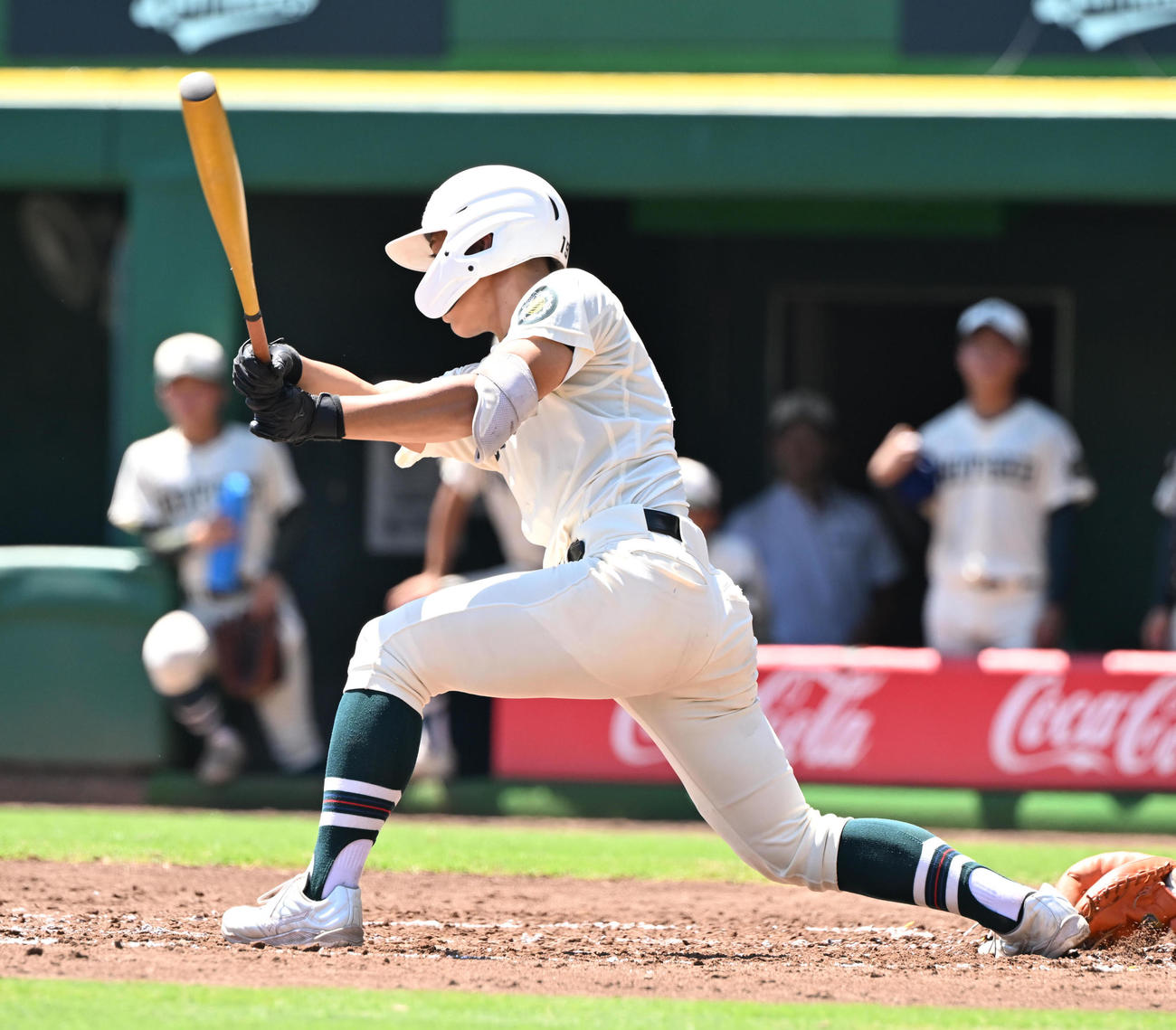 夢野台対報徳学園　2回裏報徳学園1死一、三塁、中前適時打を放つ藤本（撮影・和賀正仁）