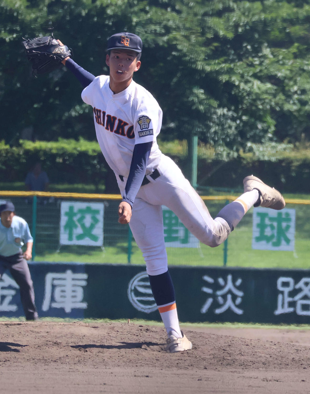 高校野球兵庫大会5回戦　神港学園対県伊丹　神港学園先発の小沢（撮影・佐藤奨真）