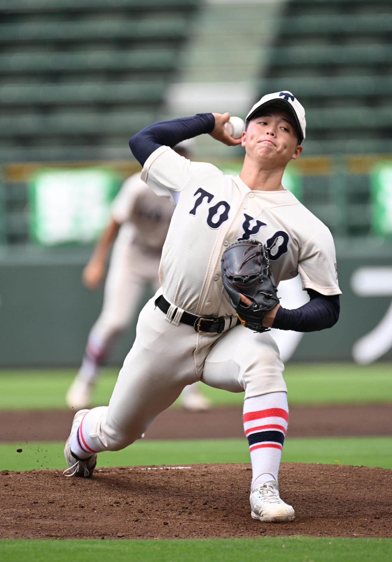 明石商対東洋大姫路　先発する東洋大姫路・木下（撮影・和賀正仁）