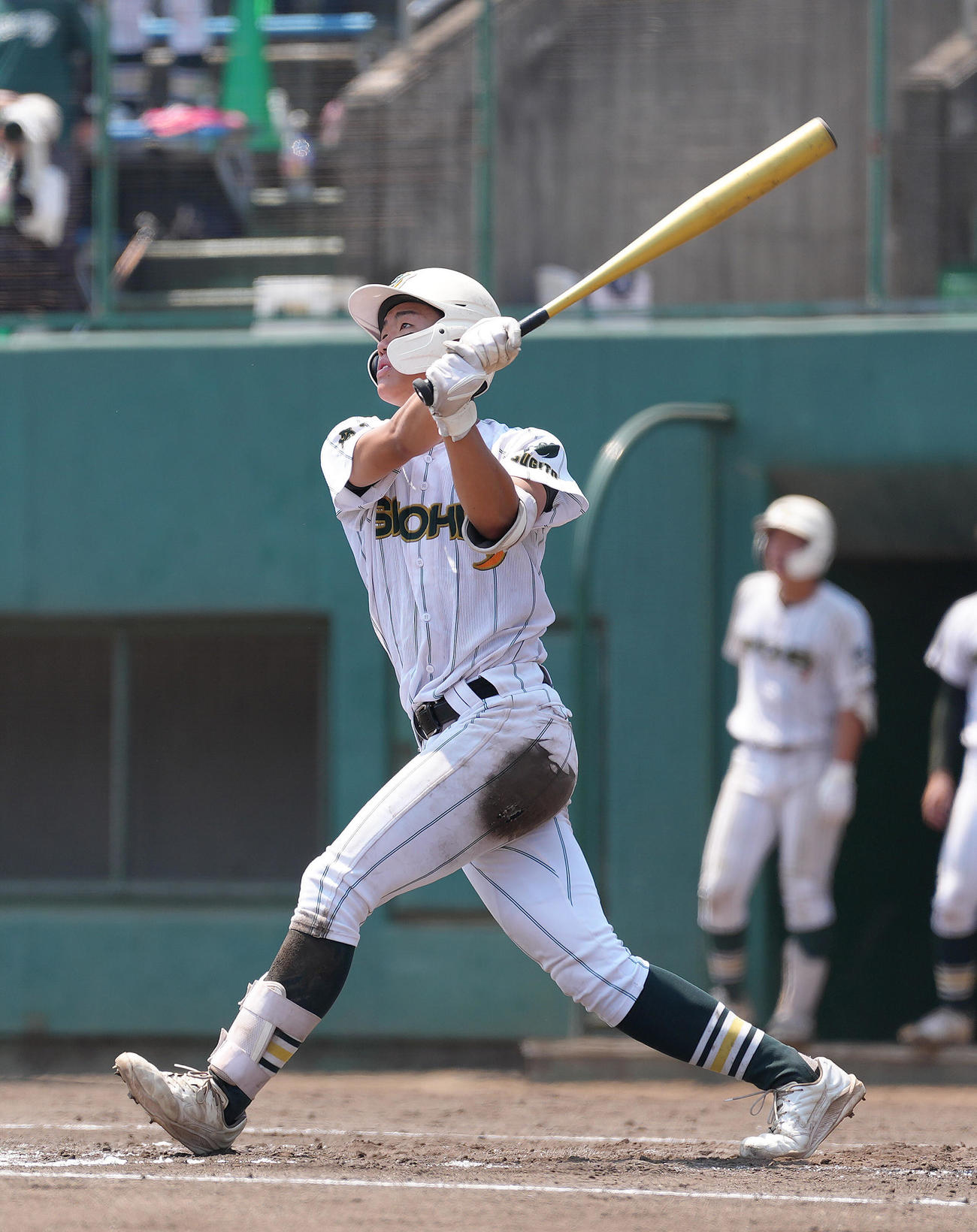 昌平対川越東　4回表昌平1死一、三塁、諏江は左越え3点本塁打を放つ（撮影・足立雅史）