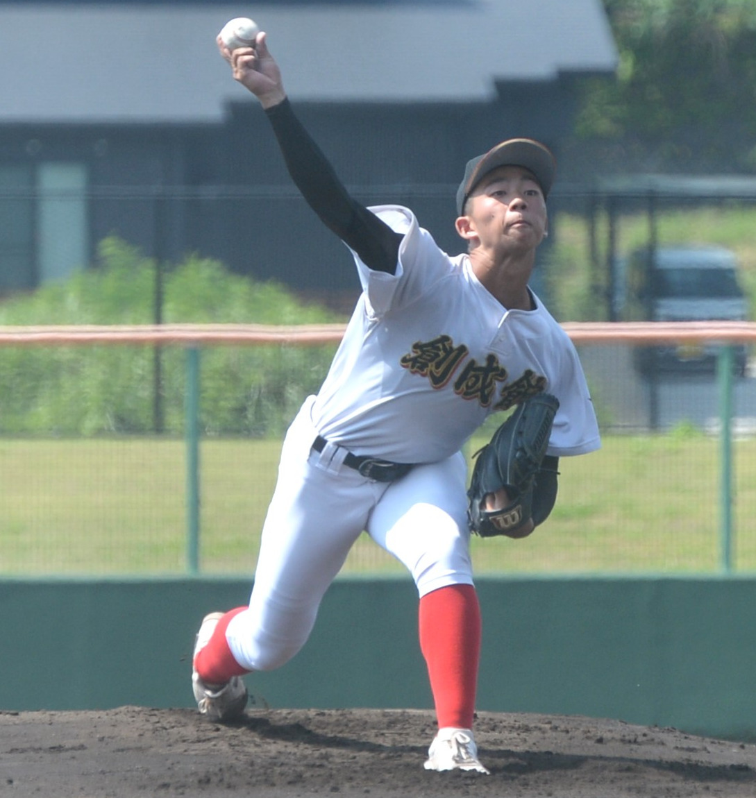 波佐見対創成館　先発した創成館・森下