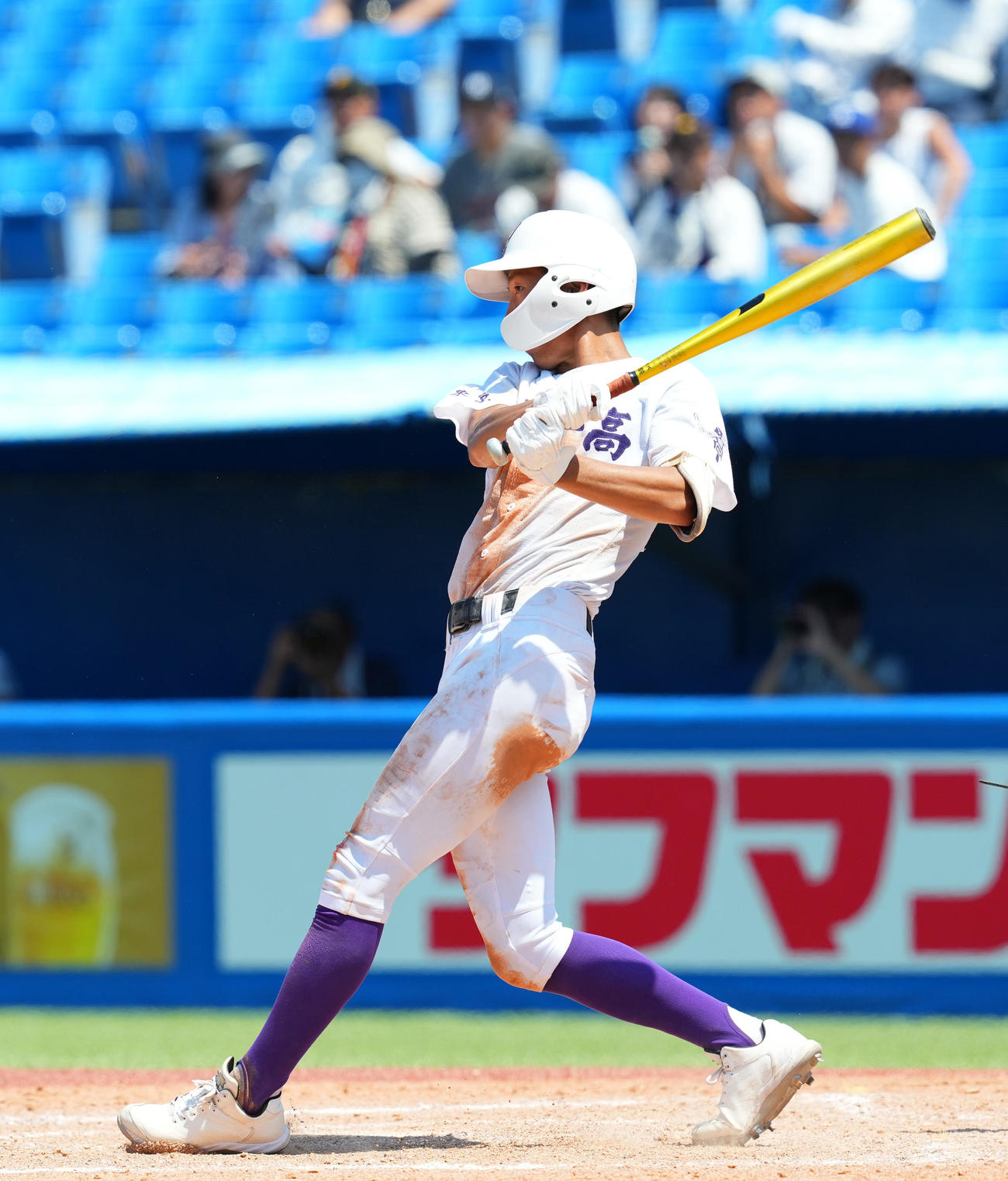 江戸川対関東第一　4回裏関東第一1死一、三塁、適時二塁打を放つ越後（撮影・菅敏）