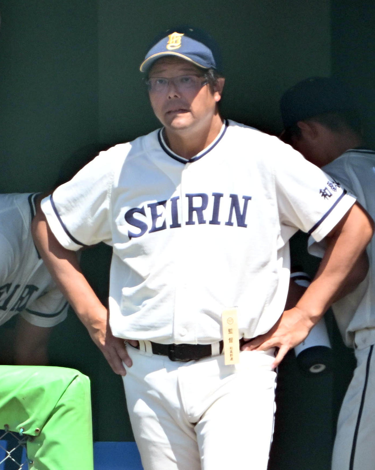 星林対粉河　試合を見つめる星林の辻知幸監督（撮影・石井愛子）