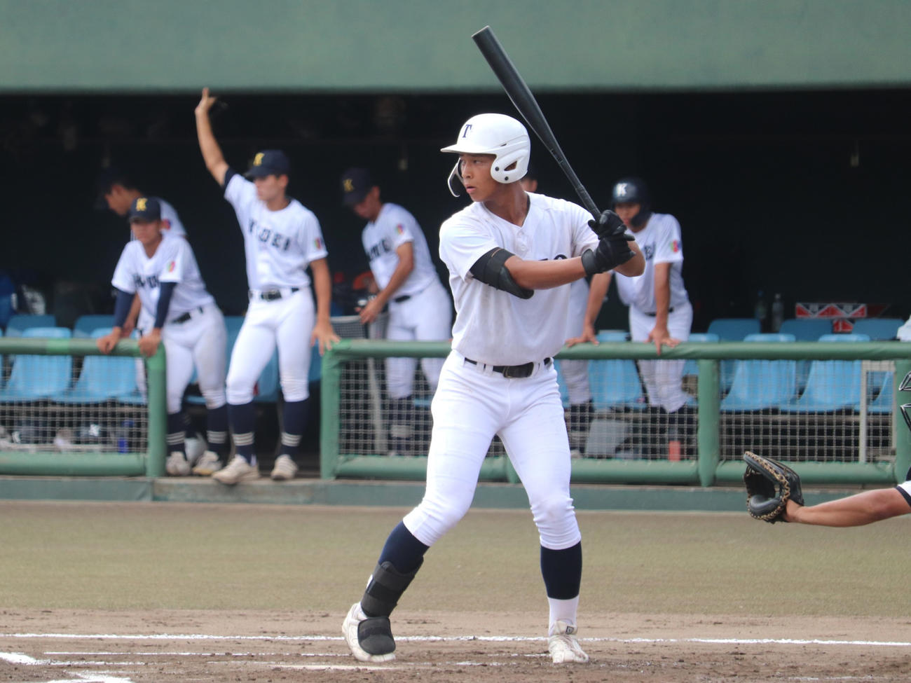 愛知大会準々決勝　享栄対東邦　1回2死に中飛に打ち取られた、東邦の「3番中堅」主将・朝倉（撮影・中島麗）