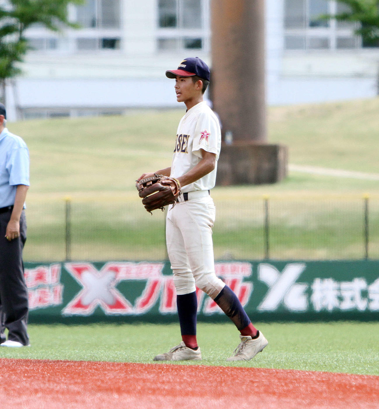 青森北対八戸学院光星　守備につく八戸学院光星・押田小（撮影・木村有優）