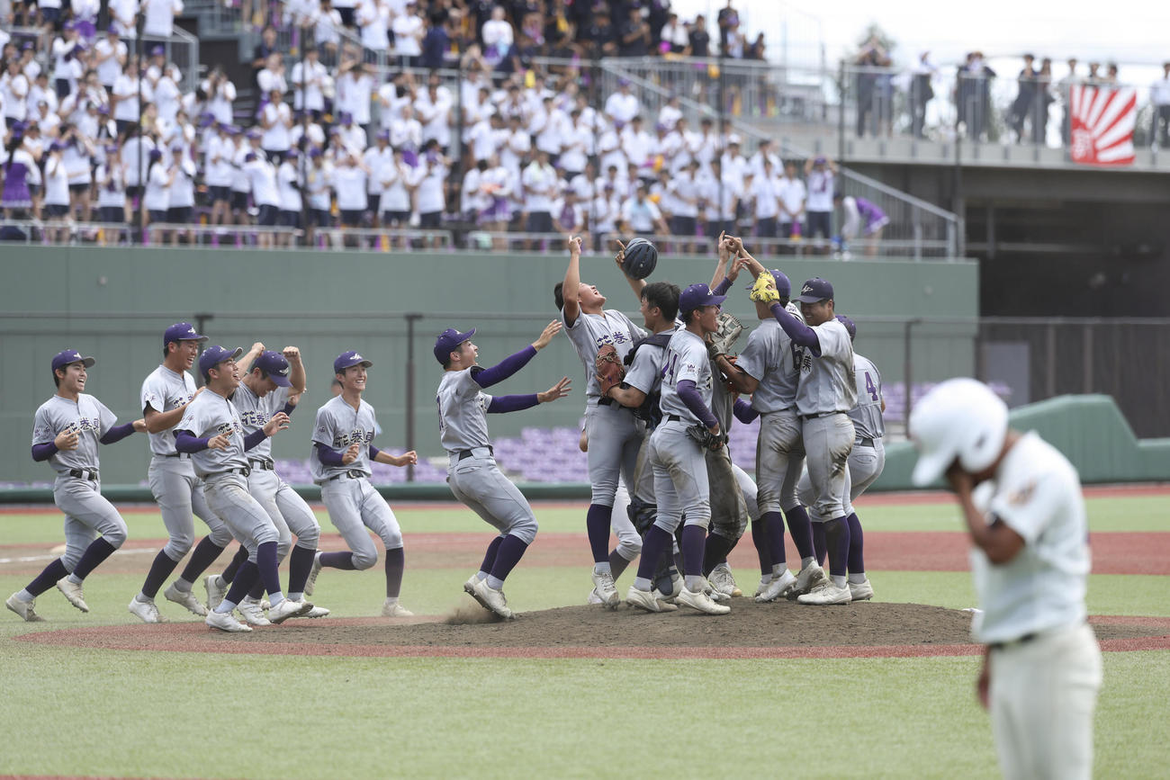 花巻東高等学校 硬式野球部 第101回全国高等学校野球選手権大会出場記念誌 高校野球】花巻東が史上初3連覇で春夏連続出場 18年ぶりノーシード