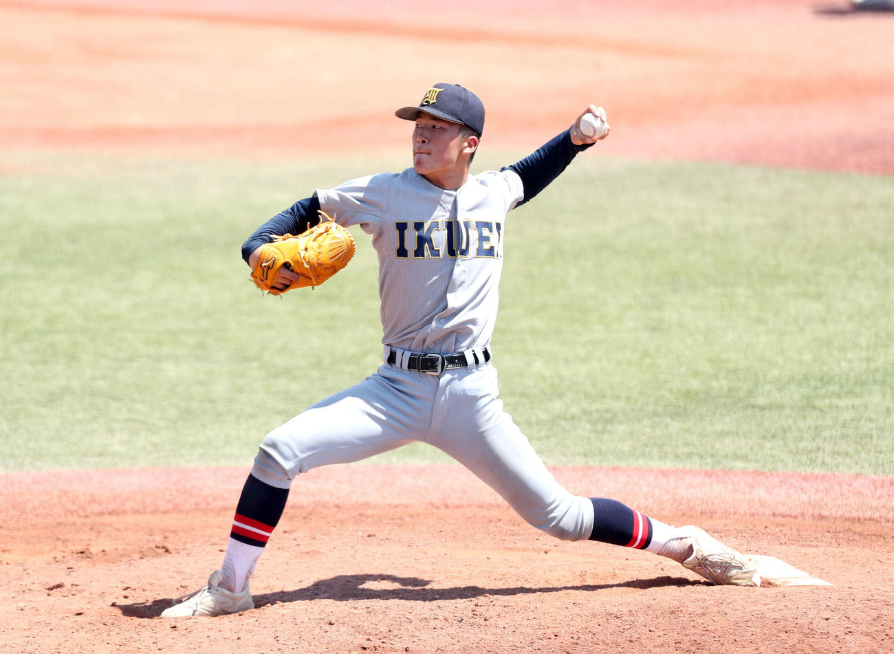 仙台一対仙台育英　3番手で登板した仙台育英・吉川（撮影・木村有優）