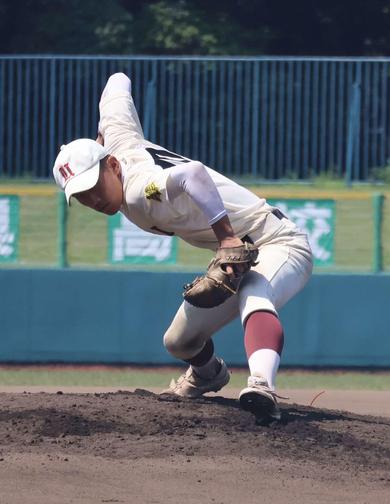 高校野球奈良大会準々決勝　奈良大付対畝傍　6回から2番手で登板した畝傍・中谷（撮影・佐藤奨真）