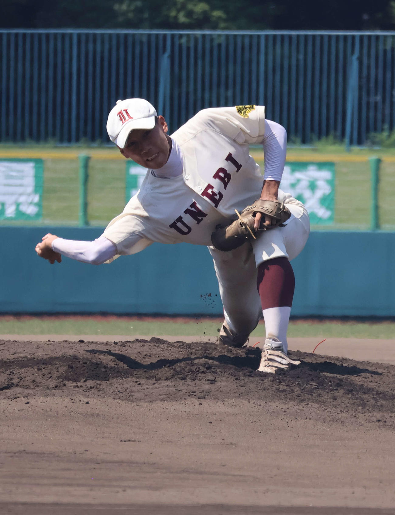 高校野球奈良大会準々決勝　奈良大付対畝傍　6回から2番手で登板した畝傍・中谷（撮影・佐藤奨真）