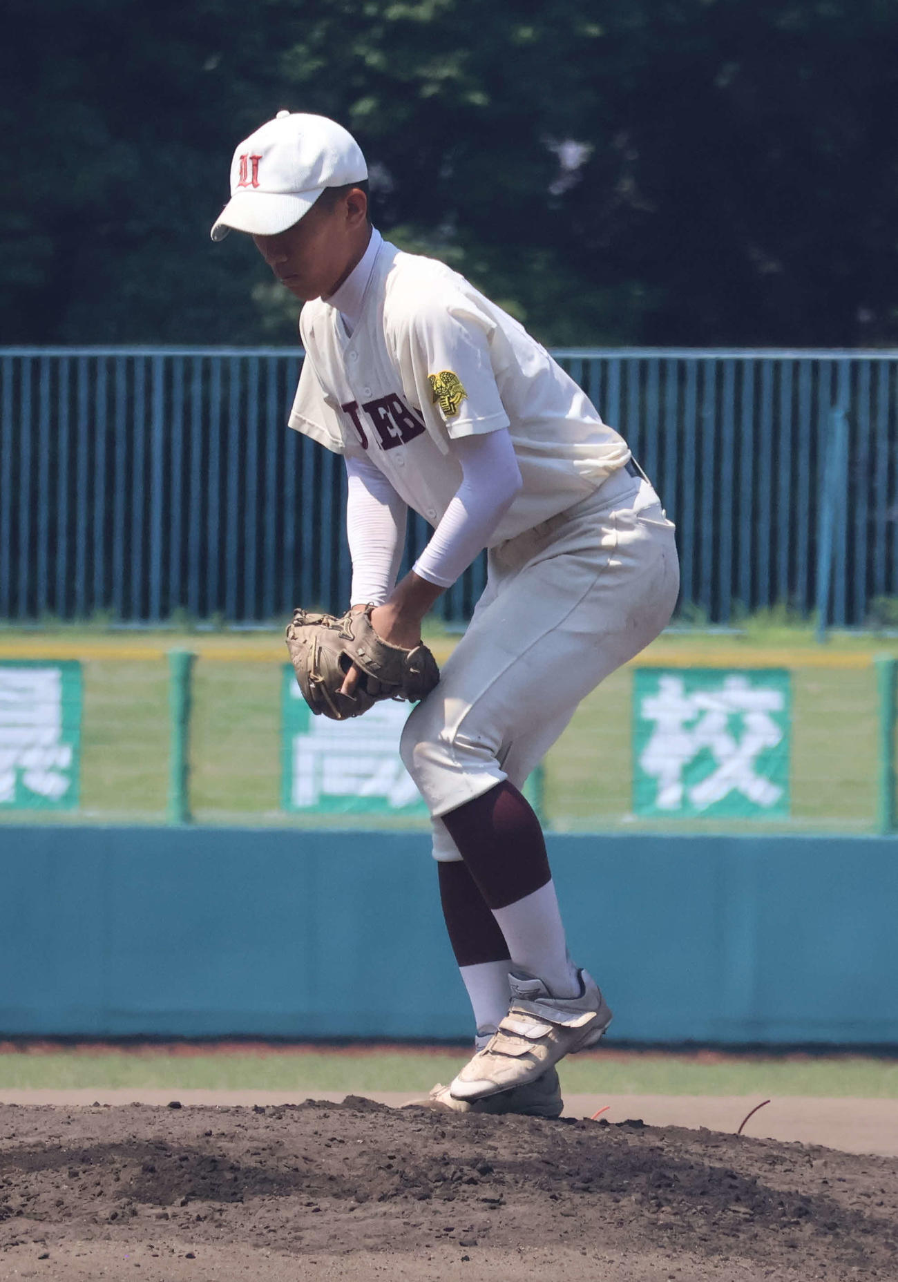 高校野球奈良大会準々決勝　奈良大付対畝傍　6回から2番手で登板した畝傍・中谷（撮影・佐藤奨真）