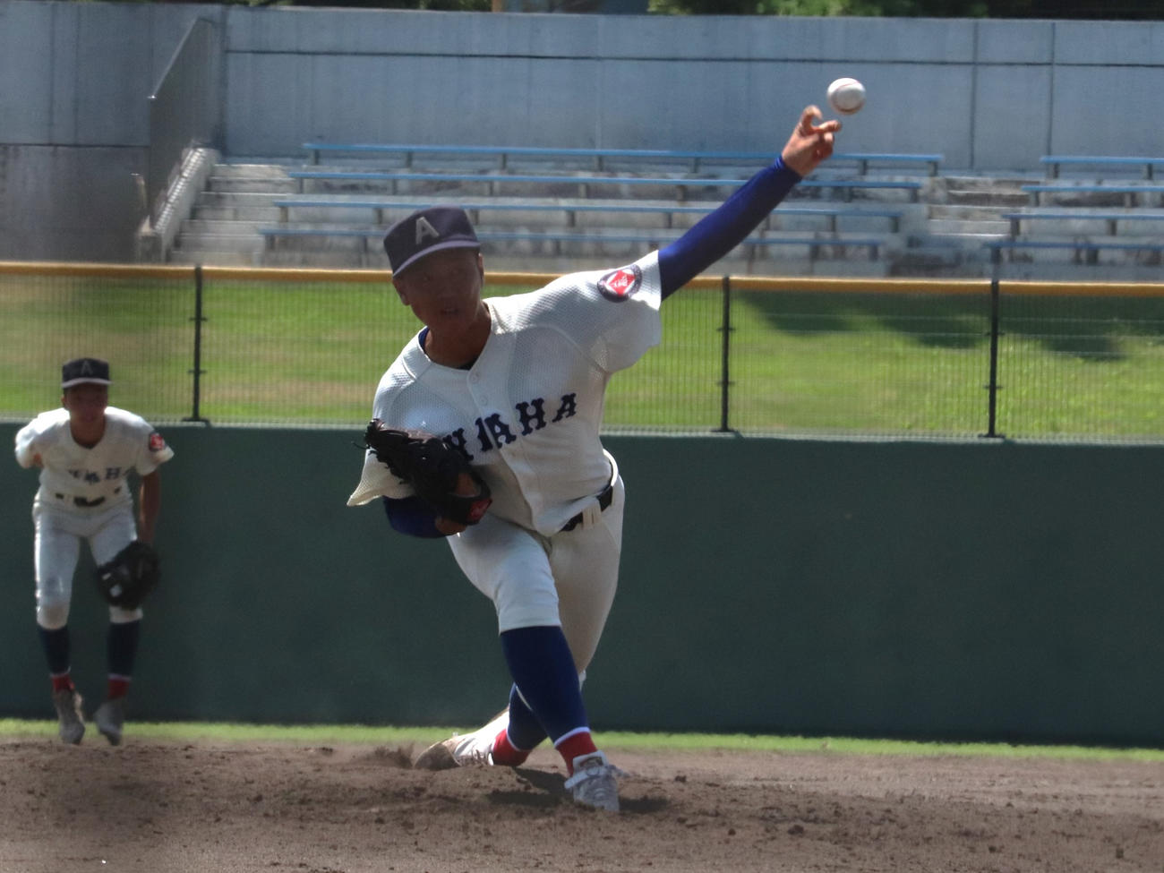 先発した綾羽・藤田（撮影・中島麗）