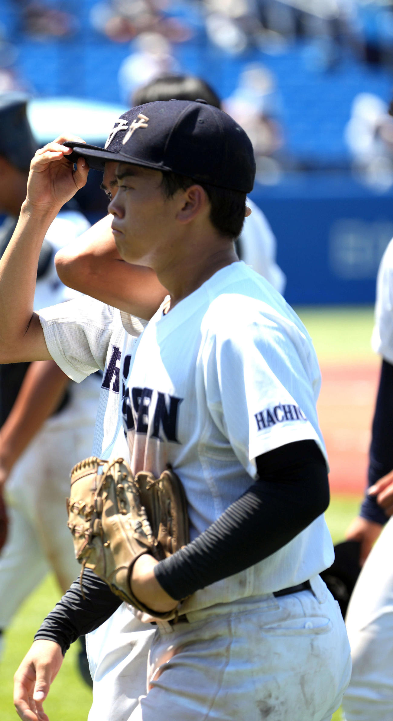 八王子実践対日大三　日大三に敗れ、目に涙を浮かべる岡本（撮影・小島史椰）