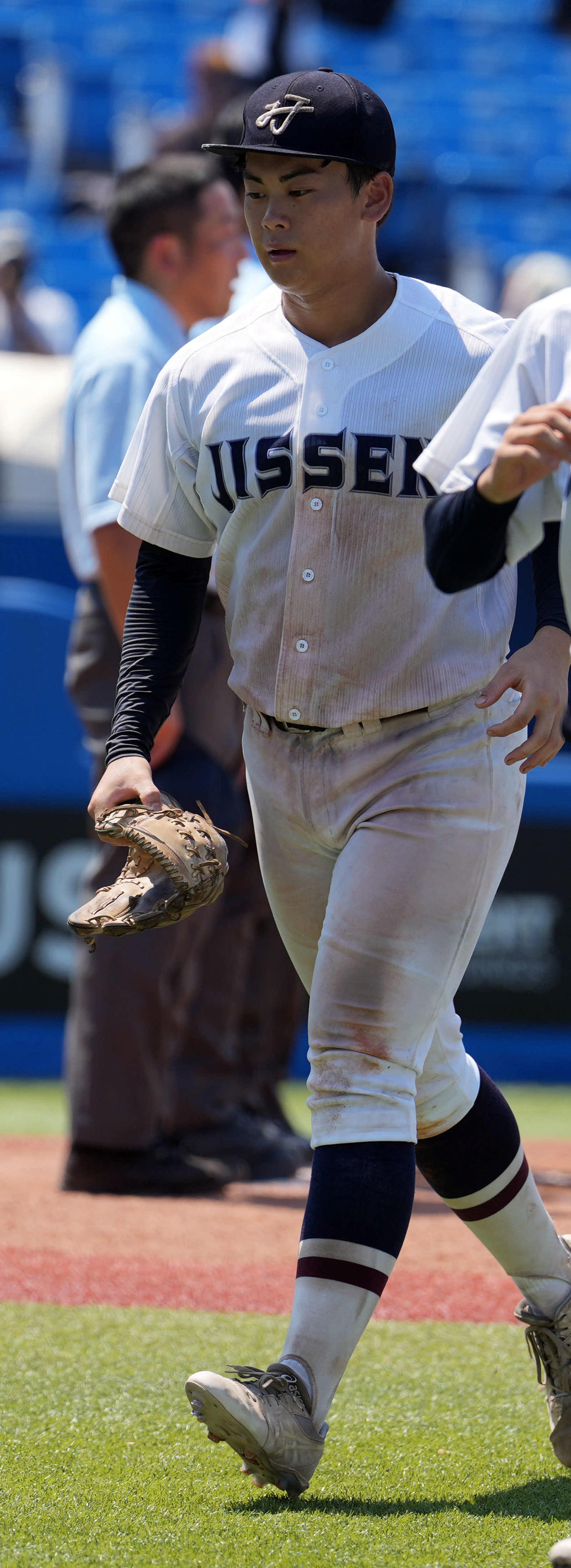 八王子実践対日大三　日大三に敗れ、ガックリする岡本（撮影・小島史椰）