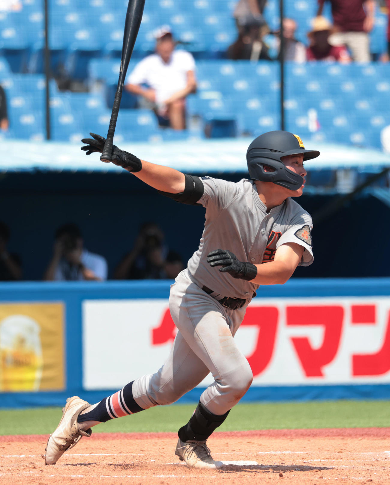 八王子学園八王子対早大学院　5回表八王子学園八王子1死二、三塁、伊藤は右越えに逆転の適時二塁打を放つ（撮影・柴田隆二）