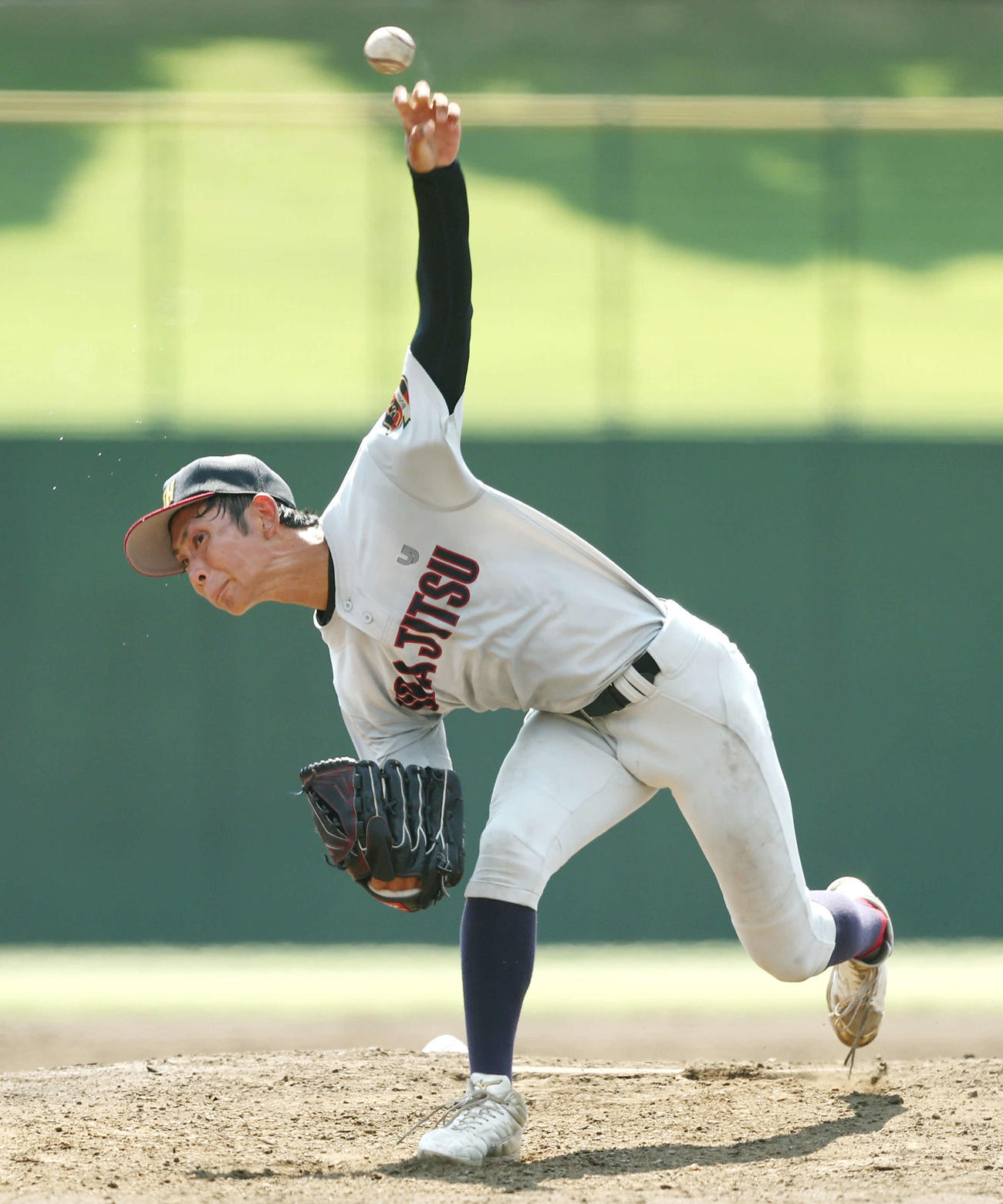 浦和実対昌平　3回裏、力投する浦和実・石戸（撮影・河田真司）