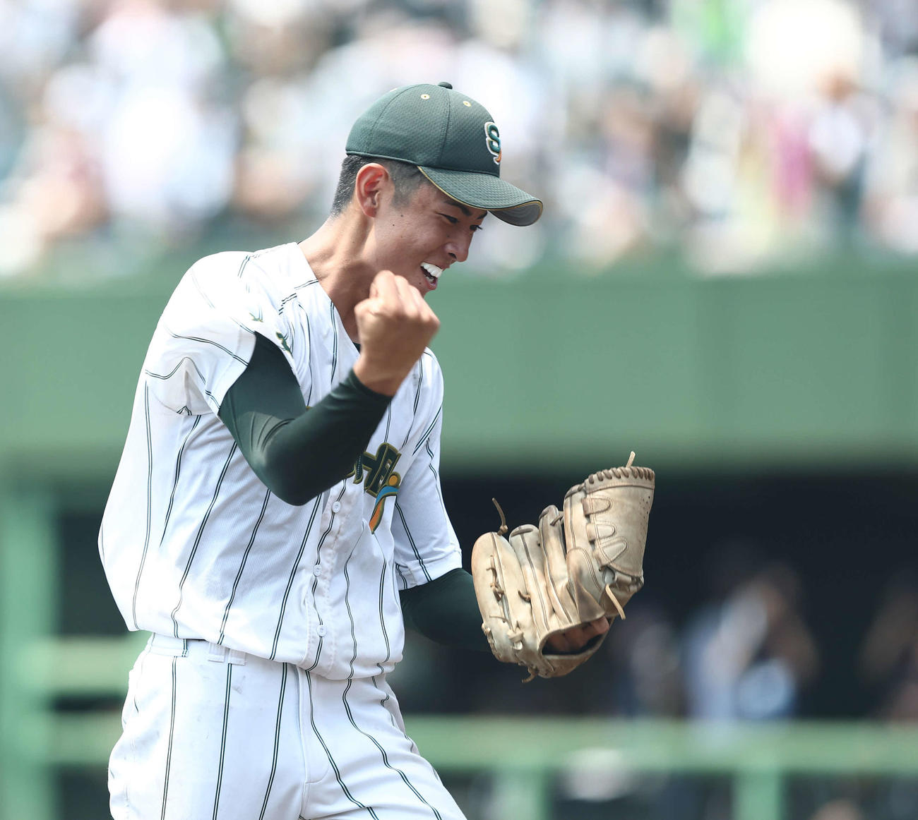 浦和実対昌平　7回表を抑える昌平・佐藤佑（撮影・河田真司）