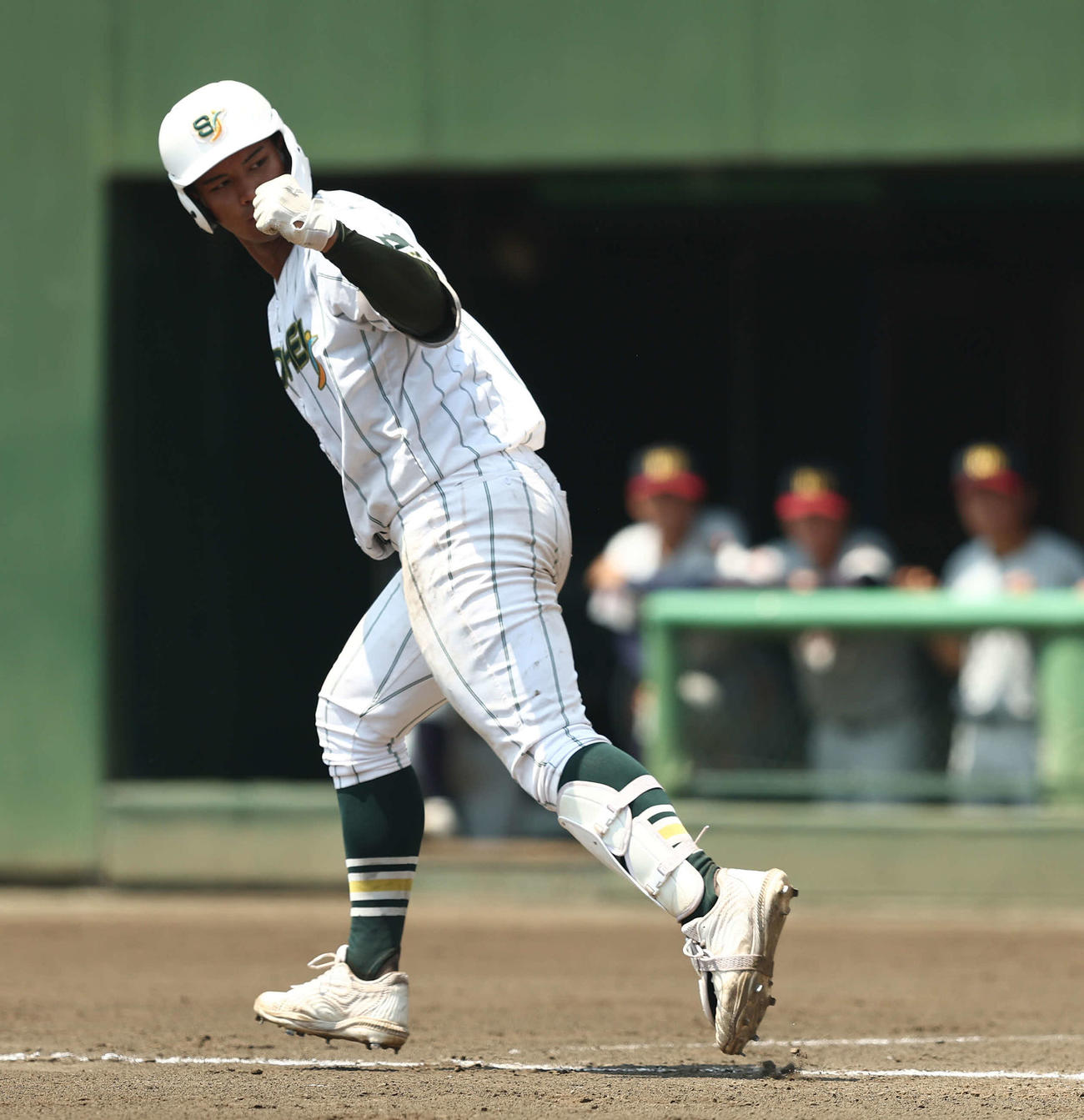 浦和実対昌平　7回裏昌平無死、四球を選ぶ桜井（撮影・河田真司）