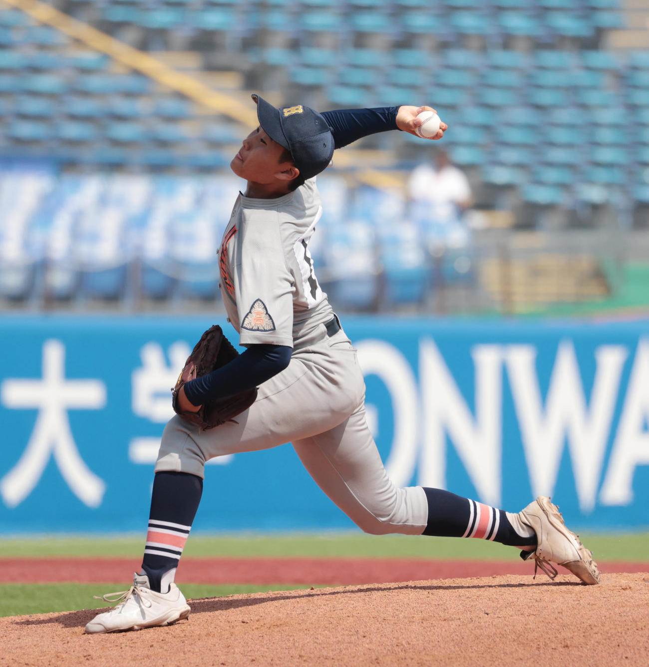 八王子学園八王子対早大学院　1回途中から登板した八王子学園八王子・浜辺（撮影・柴田隆二）
