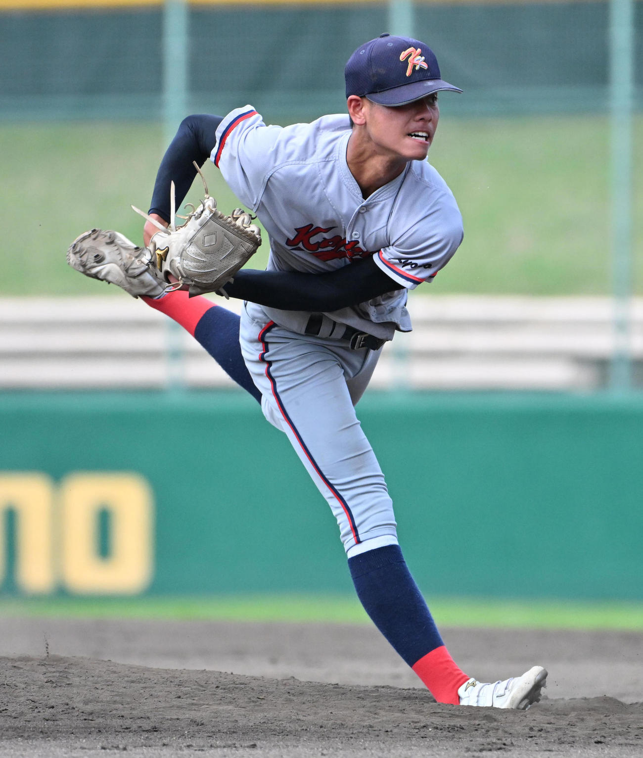 立命館宇治対京都国際　京都国際先発の西村一毅（撮影・石井愛子）