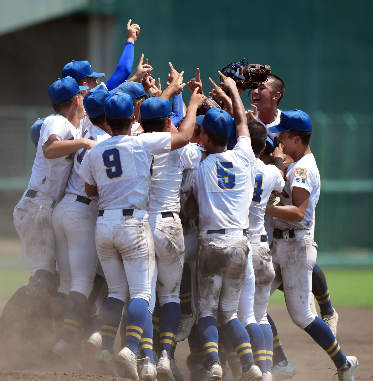 会津北嶺対聖光学院　優勝し喜びを爆発させる聖光学院ナイン（撮影・小島史椰）