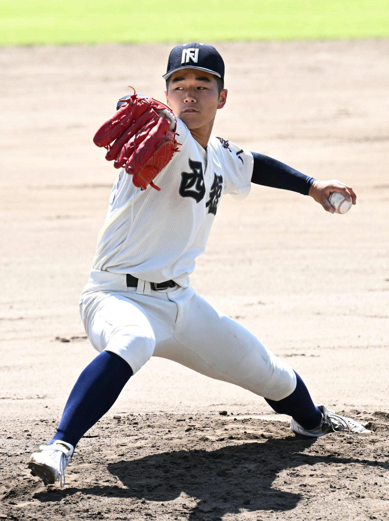 福岡工対西日本短大付　先発した西日本短大付・原（撮影・林敢治）