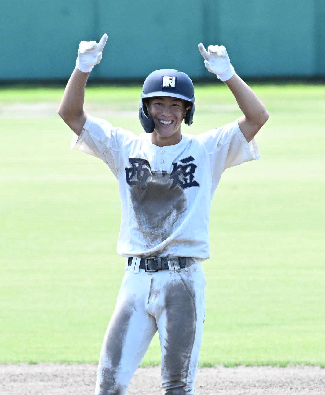 福岡工対西日本短大付　5回裏西日本短大付2死二塁、奥は適時二塁打を放つ（撮影・林敢治）