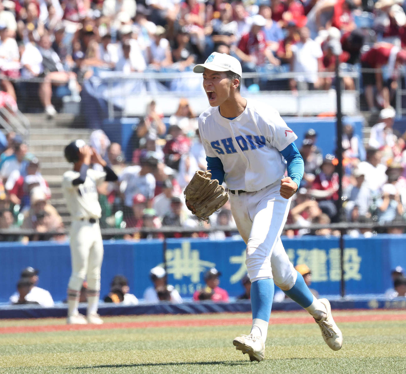 八千代松陰対習志野　7回裏習志野2死一、二塁、岡田を遊飛に仕留めて、雄たけびを上げる高橋優（撮影・丹羽敏通）