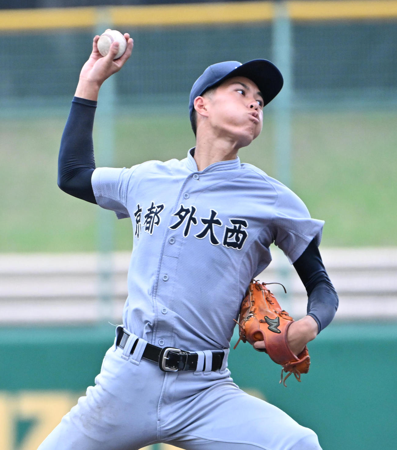 京都外大西対鳥羽　京都外大西2番手の中村祐貴（撮影・石井愛子）