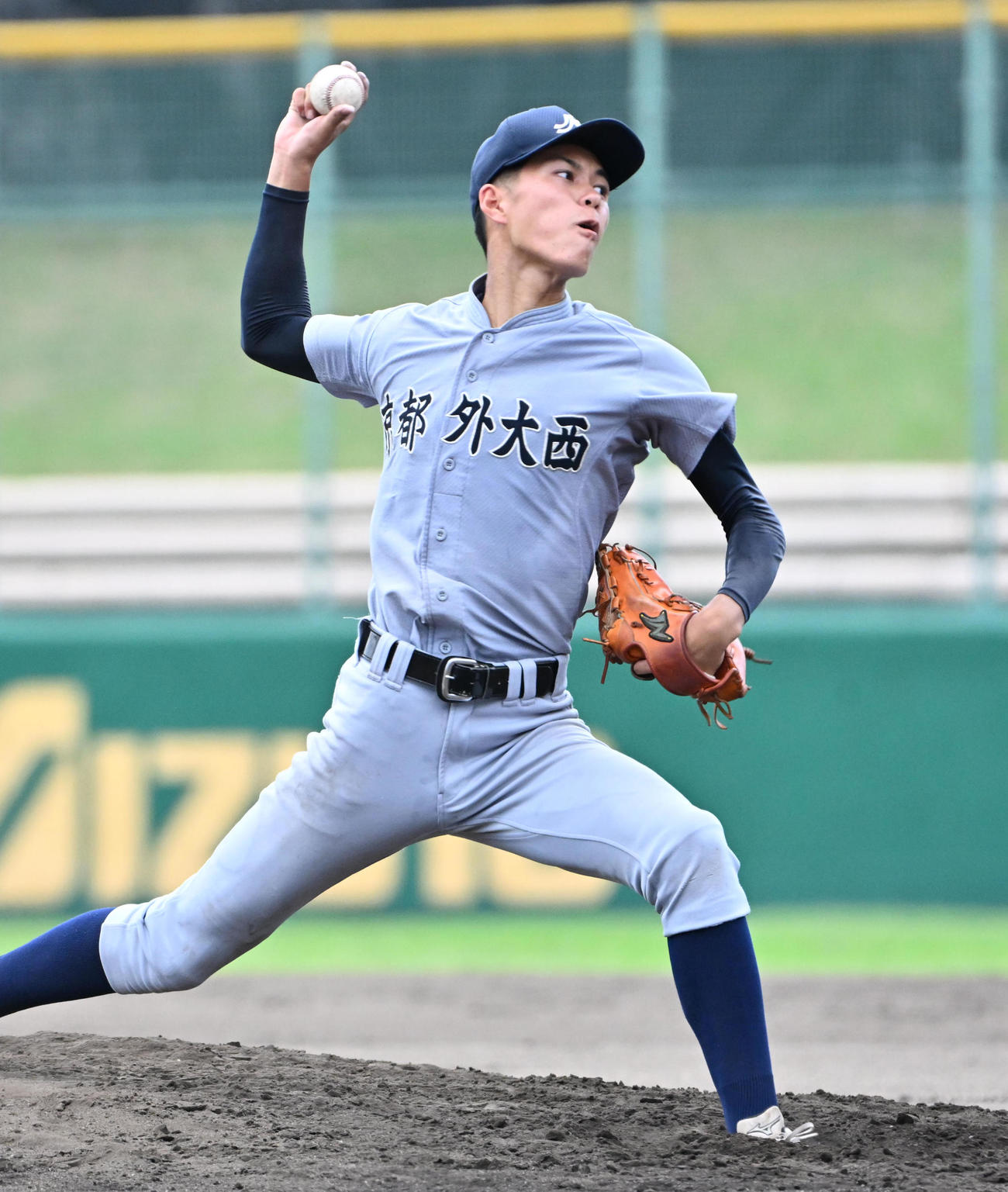 京都外大西対鳥羽　京都外大西2番手の中村祐貴（撮影・石井愛子）