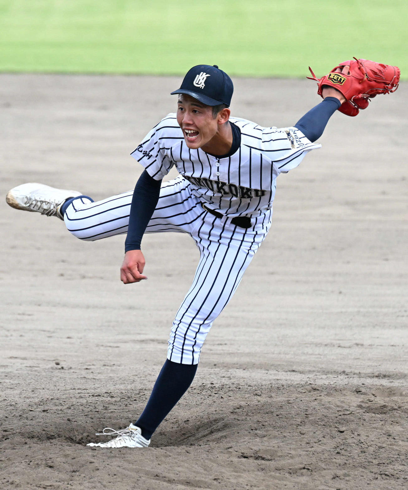 九州国際大対東筑紫学園　九州国際大付3番手投手の山本（撮影・林敢治）