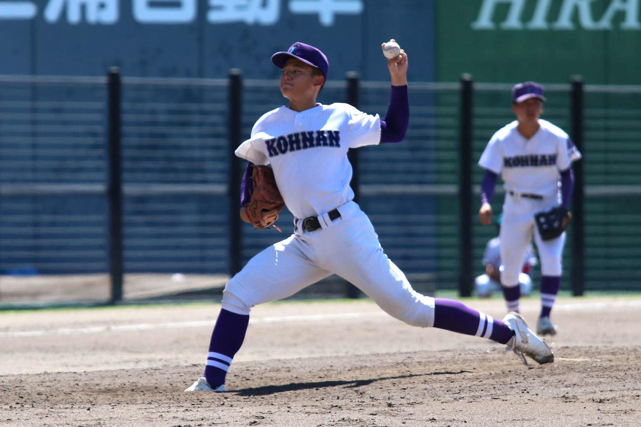 おかやま山陽対玉野光南　2番手で登板し力投する玉野光南・石井（撮影・一樹）